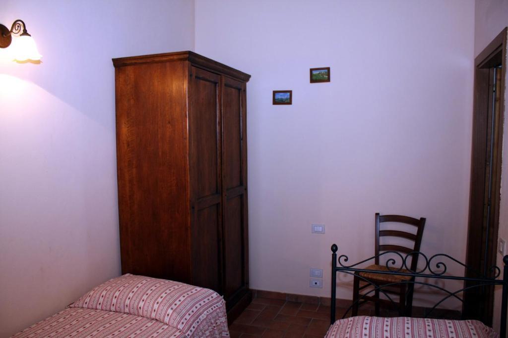 Agriturismo Le Docce Castelfiorentino Zimmer foto
