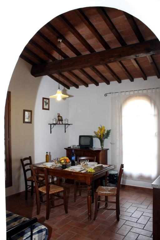 Agriturismo Le Docce Castelfiorentino Zimmer foto